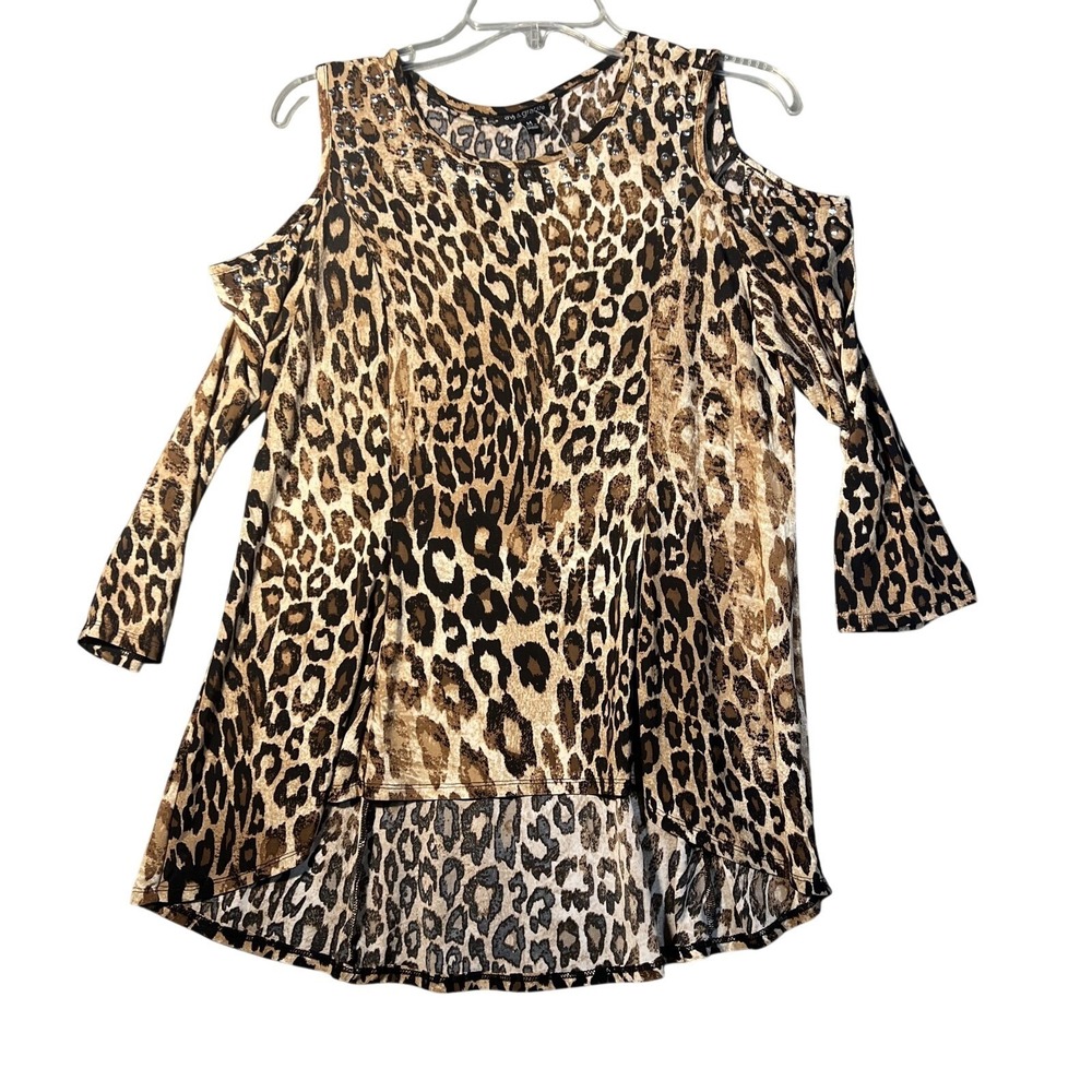 Ava &‎ Grace Women's M Leopard Print Cold Shoulder Top Rhinestone High Low Hem